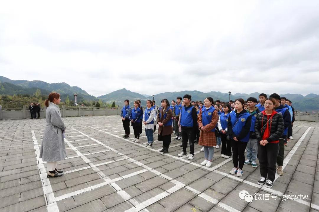 mk体育（中国）官方网站“青春心向党·建功新时代” 清明祭英烈主题团日活动(图5)