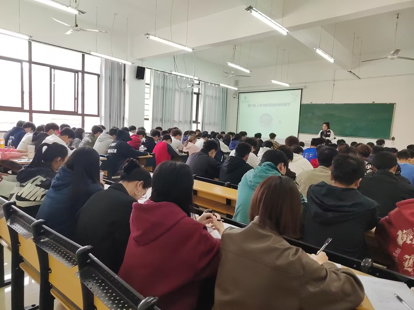 教学工作简报2024年秋季学期（第5期）(图1)